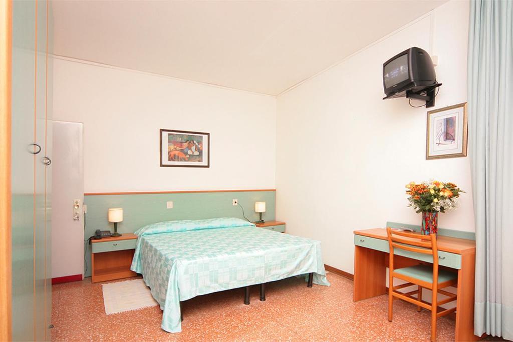 Hotel Janeiro Frontemare リド・ディ・イエゾロ 部屋 写真