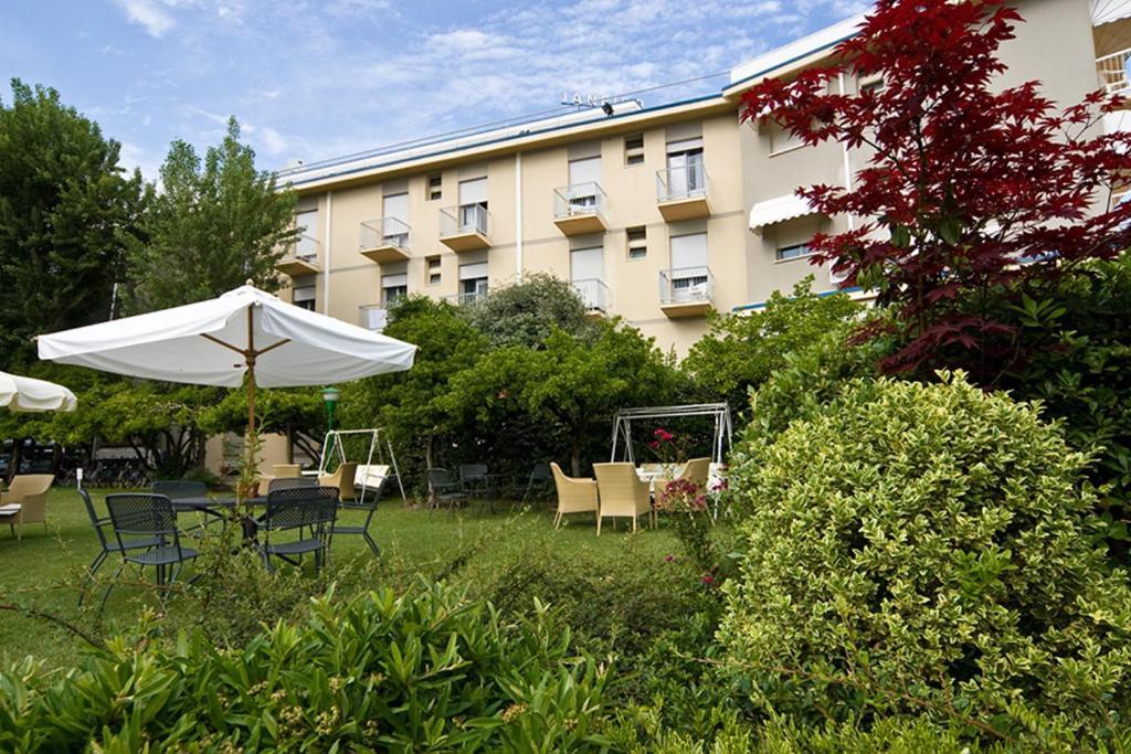 Hotel Janeiro Frontemare リド・ディ・イエゾロ エクステリア 写真