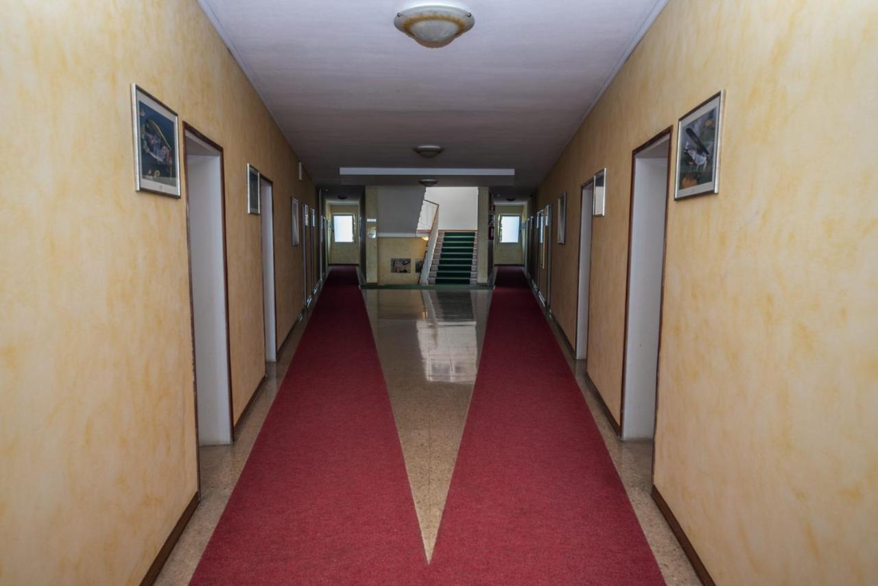 Hotel Janeiro Frontemare リド・ディ・イエゾロ エクステリア 写真